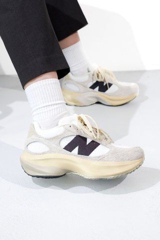 New Balance Warped Runner Beige/White nbl-0235-587662 фото
