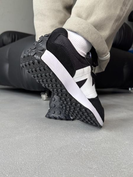 New Balance 327 Black/White nbl-0037-157949 фото