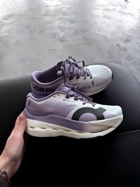 ON Cloudboom Max White/Violet 📦 on-0003-1464625 фото