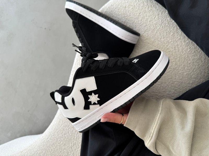 DC Shoes Court Graffik Black/White dcs-0001-800886 фото