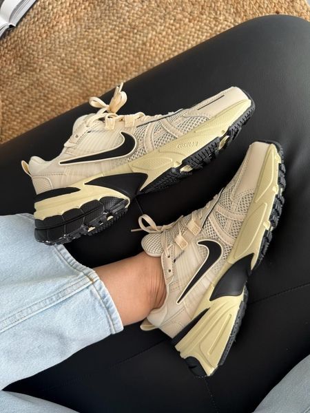 Nike V2K Runtekk Beige/Black nik-0661-1238270 фото