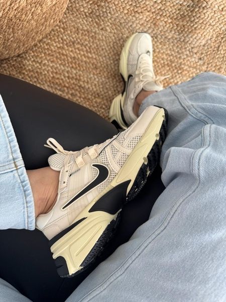 Nike V2K Runtekk Beige/Black nik-0661-1238270 фото