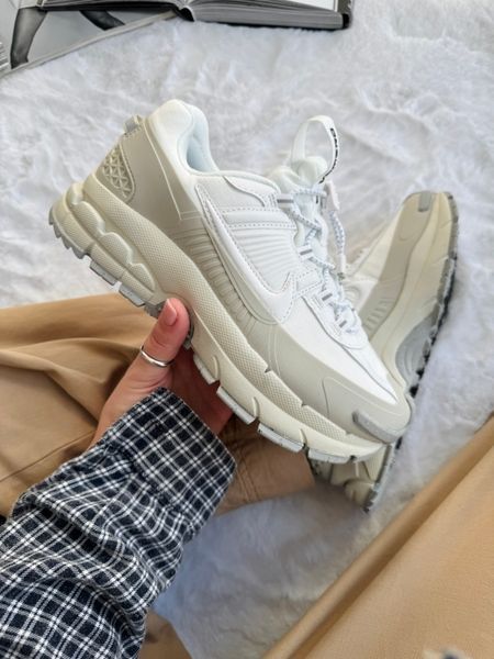 Nike Zoom Vomero Roam White/Beige nik-0618-1070825 фото
